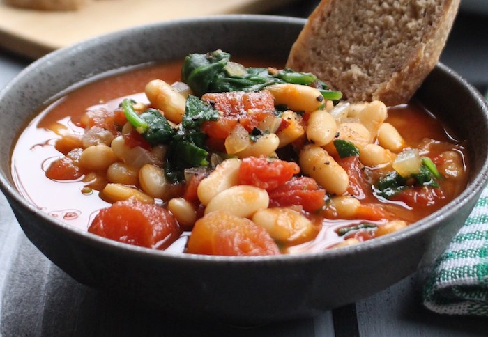 Easy Garlic, Tomato, and White Bean Healthy Soup Recipes