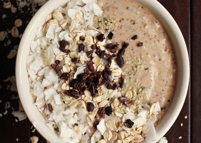 Oatmeal Cookie Superfood Smoothie Bowl