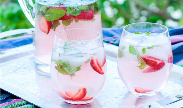 Low Carb Alcoholic Drinks Strawberry Lemonade Mojito